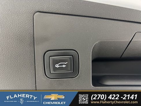 Used 2018 Cadillac XT5 Luxury w/ Driver Awareness Package image 22