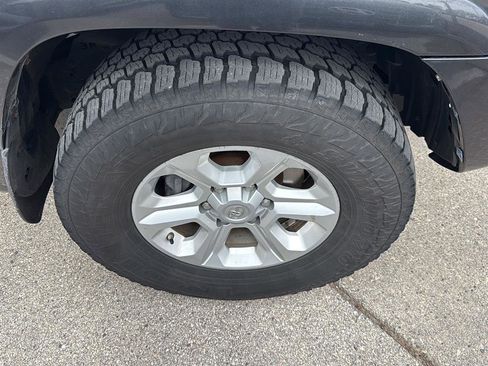 Used 2015 Toyota 4Runner SR5 Premium image 17