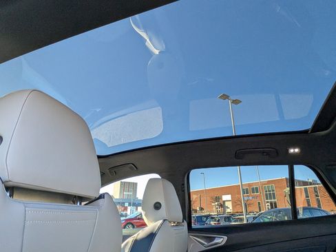 New 2025 Volkswagen ID.4 Pro S Plus image 8