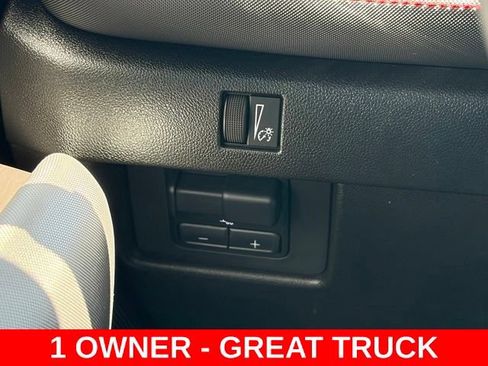 Used 2024 Chevrolet Colorado Z71 w/ Z71 Convenience Package 2 AWD/4WD image 19