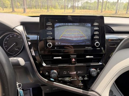 Used 2024 Toyota Camry SE image 18