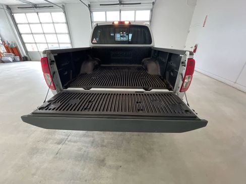 Used 2017 Nissan Frontier SV image 21