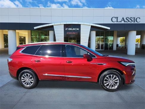 Used 2024 Buick Enclave Premium image 9