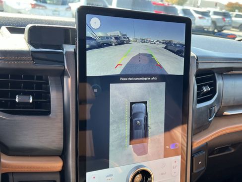 Used 2022 Ford Expedition Max Platinum image 19