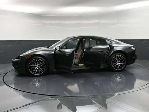 Certified 2022 Porsche Taycan image 39