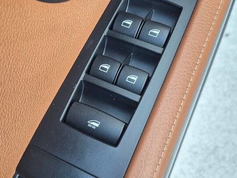 Used 2013 BMW 328i Convertible image 40