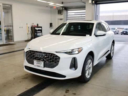 New 2025 Audi Q5 Premium image 3