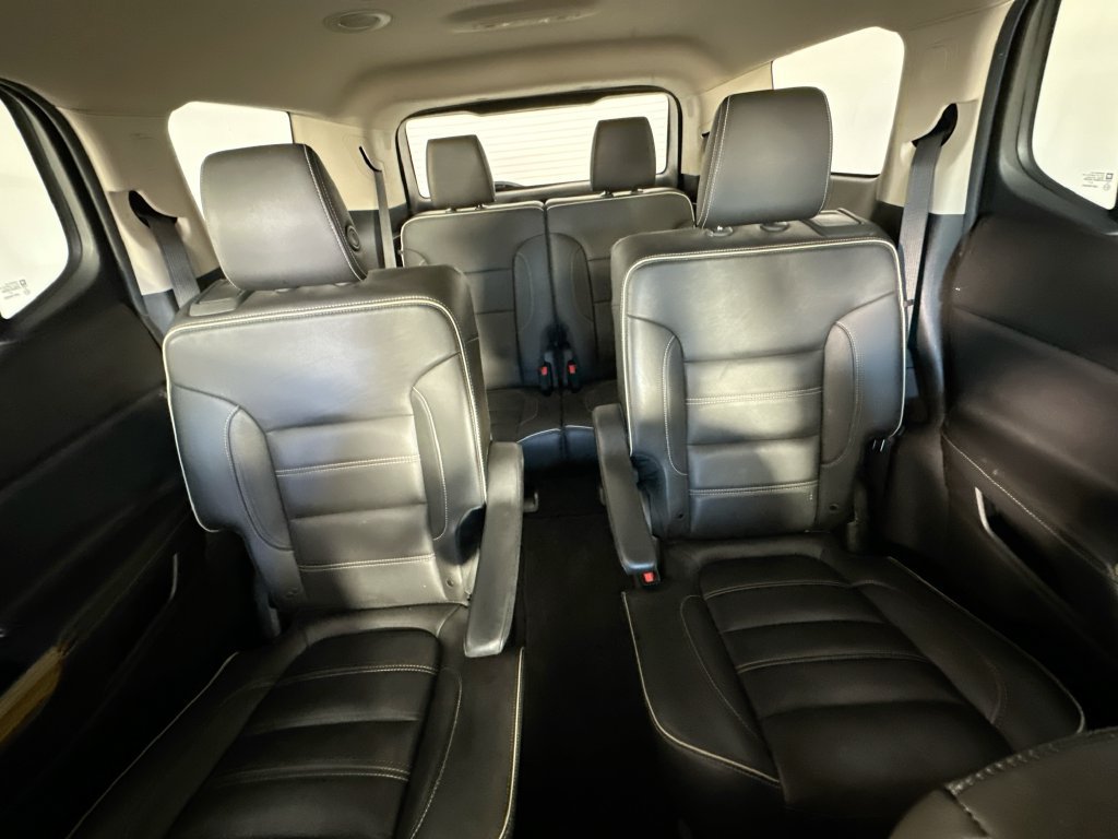 Used 2019 GMC Acadia Denali AWD/4WD image 13