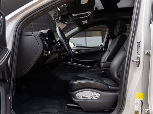 Certified 2024 Porsche Macan GTS AWD/4WD image 24