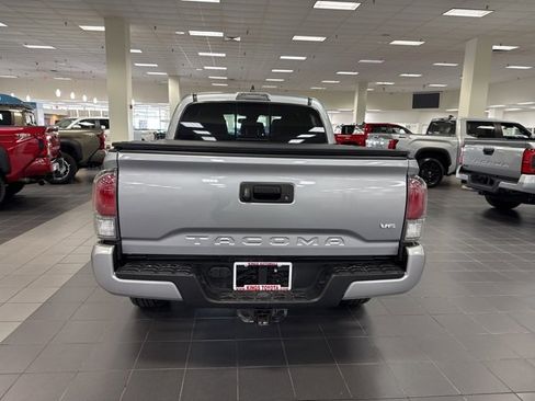 Used 2020 Toyota Tacoma TRD Sport image 6