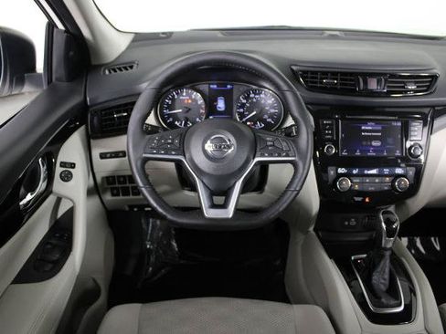 Certified 2022 Nissan Rogue Sport SV FWD image 7