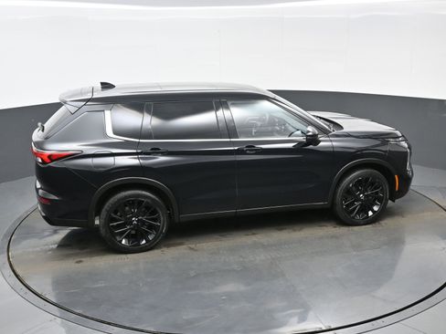 Used 2022 Mitsubishi Outlander SEL Black Edition image 40