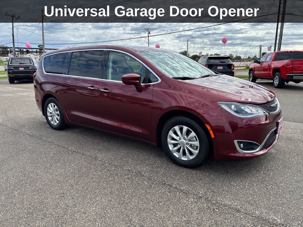 Used 2019 Chrysler Pacifica Touring Plus FWD image 9