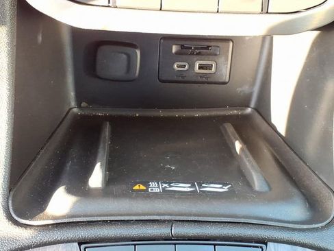 Used 2021 GMC Acadia Denali w/ GMC Pro Grade Package image 23