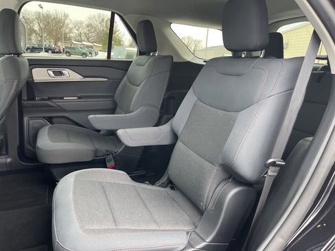 Used 2025 Ford Explorer Active image 13