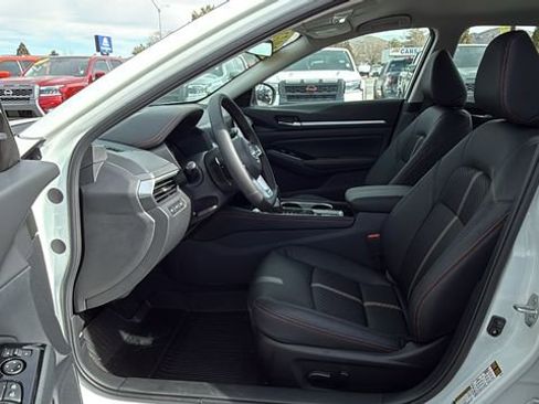 New 2025 Nissan Altima 2.5 SR image 35