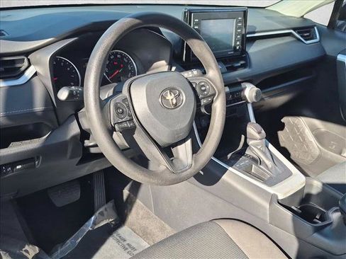 Used 2022 Toyota RAV4 LE FWD image 10