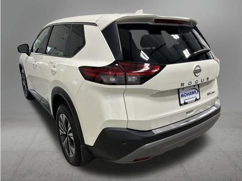 Used 2023 Nissan Rogue SV AWD/4WD image 3