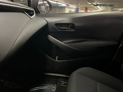 Used 2022 Toyota Corolla LE image 24