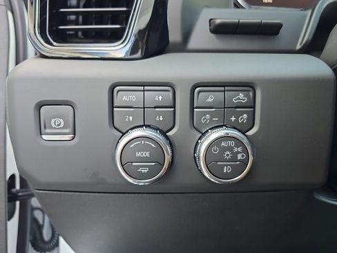 New 2026 GMC Sierra 1500 AT4 w/ Technology Package AWD/4WD image 25