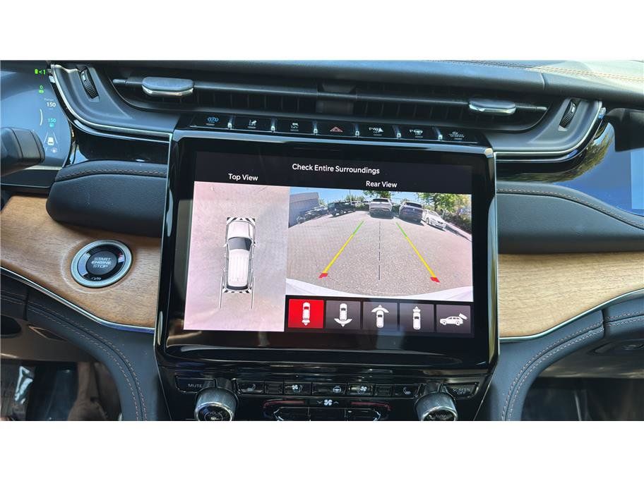 Used 2022 Jeep Grand Cherokee Summit AWD/4WD image 35