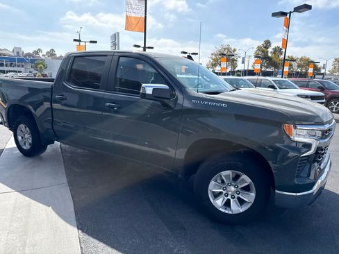 Used 2025 Chevrolet Silverado 1500 LT RWD image 9