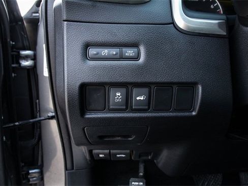 Used 2017 Nissan Murano SL image 16