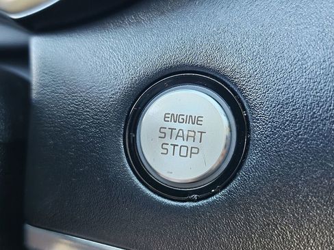 Used 2019 Kia Stinger Premium image 32