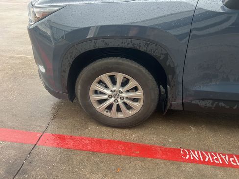 Used 2024 Toyota Grand Highlander XLE image 13