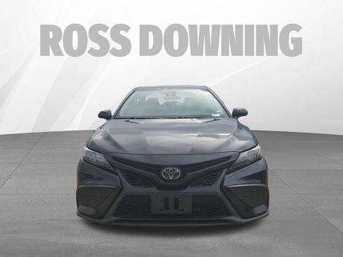 Used 2022 Toyota Camry SE FWD image 2