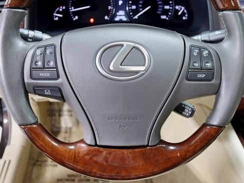Used 2013 Lexus LS 460 AWD w/ Ultra Luxury Pkg image 16