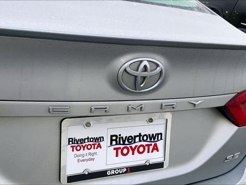 Used 2023 Toyota Camry SE image 29