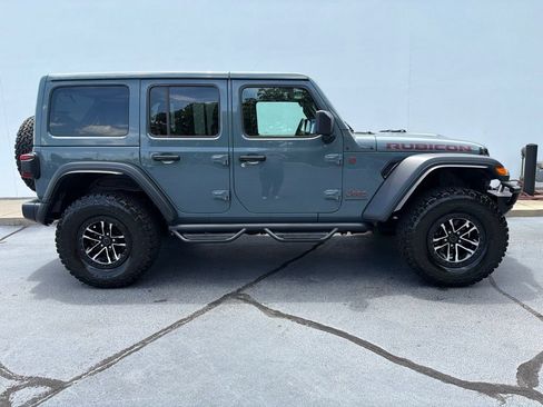 Used 2024 Jeep Wrangler Unlimited Rubicon w/ XTREMEE 35" Tire Package AWD/4WD image 11
