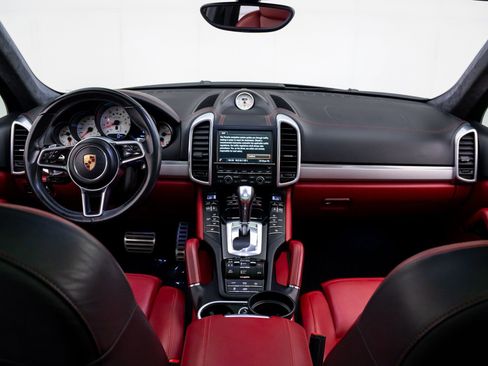 Used 2016 Porsche Cayenne GTS AWD/4WD image 11