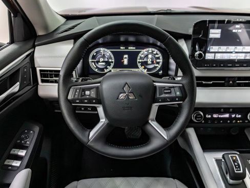 New 2025 Mitsubishi Outlander SEL image 19