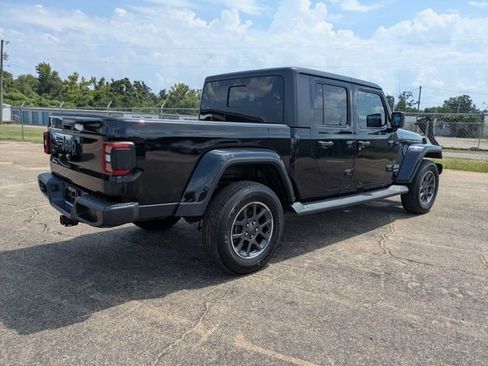Used 2020 Jeep Gladiator Overland AWD/4WD image 4