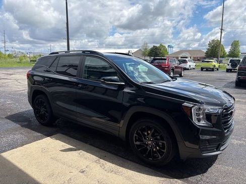 Used 2024 GMC Terrain SLE w/ Elevation Edition AWD/4WD image 8