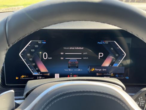 Used 2026 BMW X5 xDrive50e w/ M Sport Package image 23