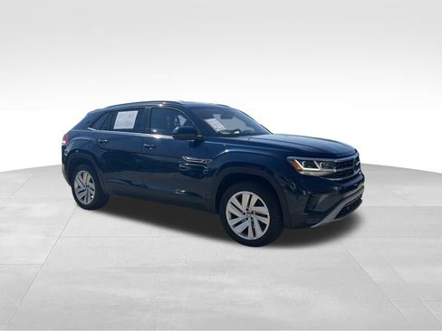 Used 2020 Volkswagen Atlas Cross Sport SE w/ Towing Package image 7