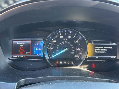 Used 2019 Ford Explorer XLT w/ Equipment Group 202A FWD image 11
