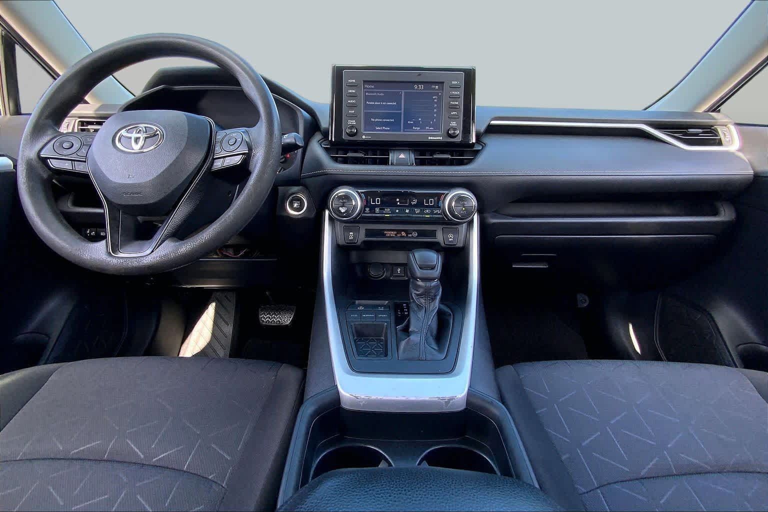 Used 2021 Toyota RAV4 XLE FWD image 15