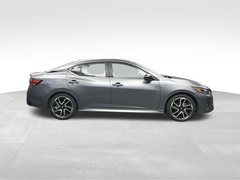Used 2024 Nissan Sentra SR w/ SR Premium Package FWD image 6