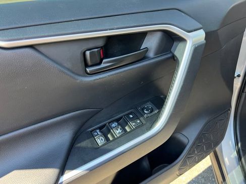 Used 2019 Toyota RAV4 LE w/ All Weather Liner Package AWD/4WD image 30