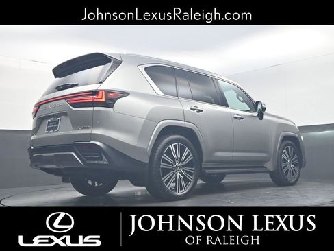 Used 2023 Lexus LX 600 4WD w/ Accessory Package (Z1) image 21