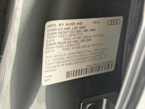 Used 2025 Audi Q5 Premium w/ Convenience Package image 20