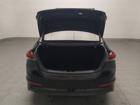 Used 2018 Hyundai Elantra Limited FWD image 29