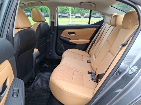 Used 2023 Nissan Sentra SV w/ SV Premium Package FWD image 20