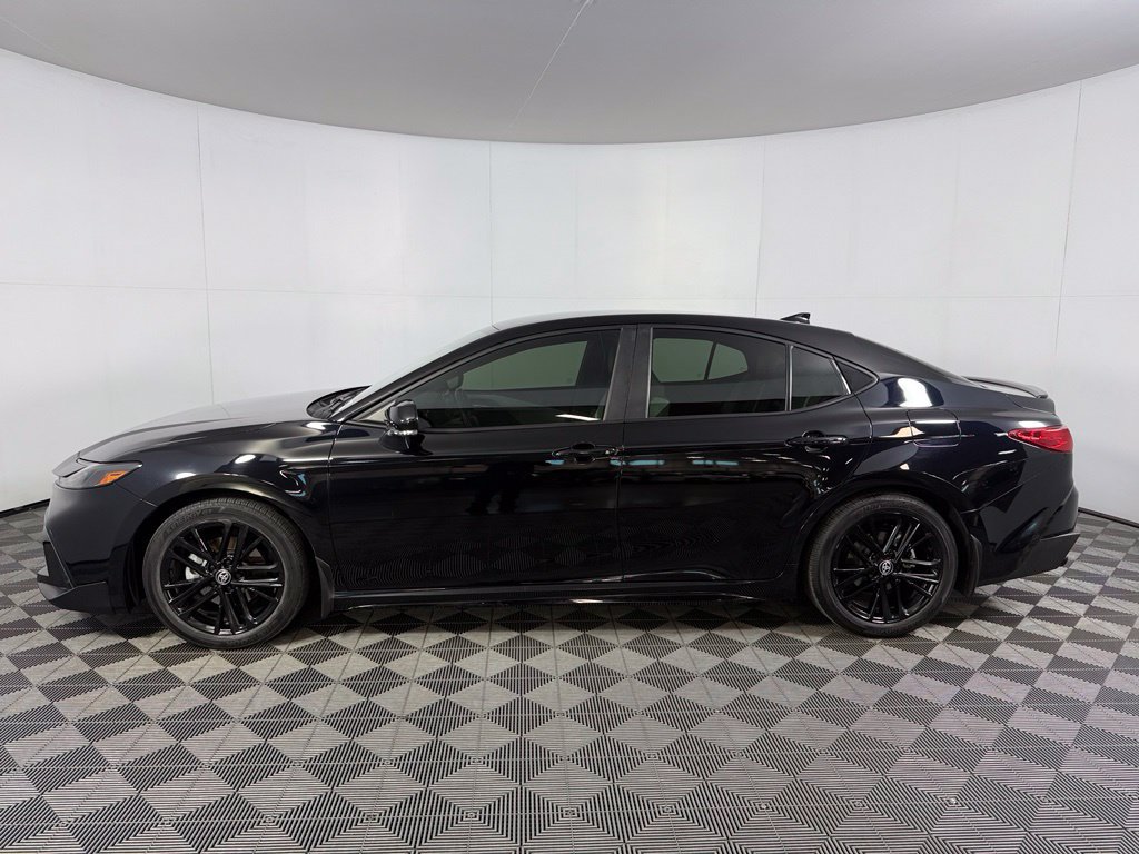 Used 2025 Toyota Camry SE w/ Convenience Package FWD image 10