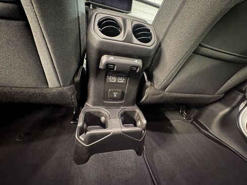 Used 2025 Jeep Wrangler Unlimited Sahara AWD/4WD image 21