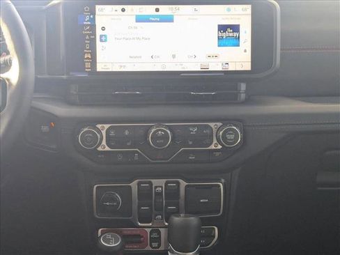 New 2026 Jeep Gladiator Rubicon w/ Technology Group image 14